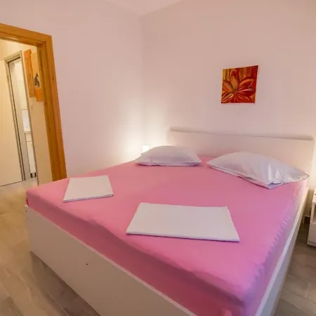 Josy Apartment